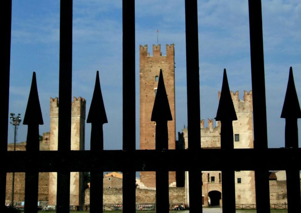 Bed And Breakfast Castello Виллафранка-ди-Верона Экстерьер фото